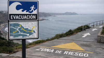 Dos sismos de 7.4 y 5.2 sacuden México y activan alerta de tsunami