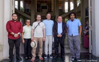 Escultores rusos sostienen reunión con autoridades del Instituto de las Culturas de Pueblos y Juventudes