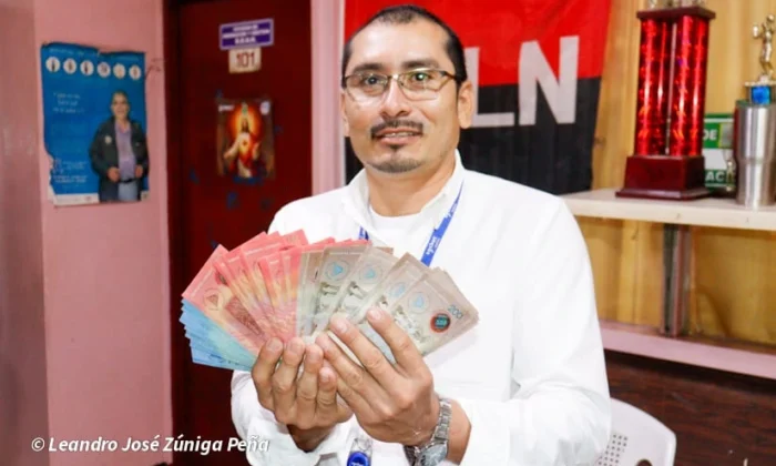 Servidores públicos reciben de forma anticipada el salario de julio