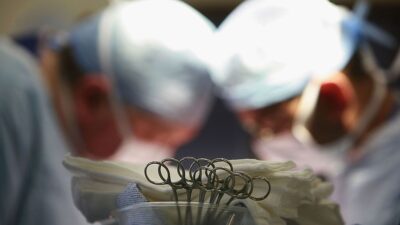 Cirujano confunde marca de tinta y extirpa intestino sano a paciente