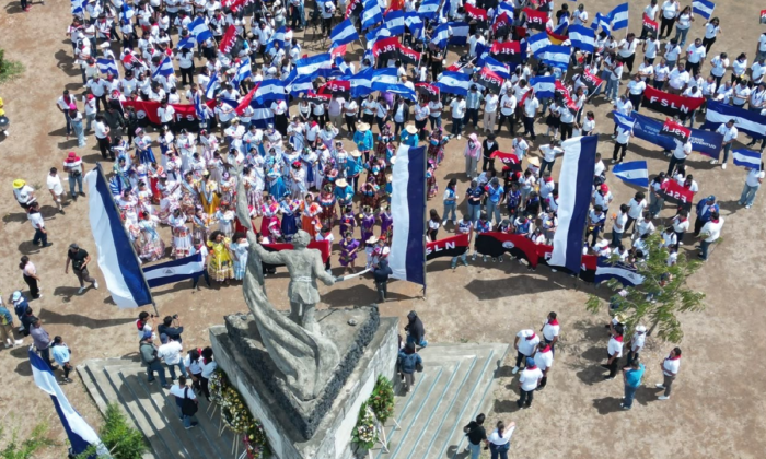 Galería fotográfica: Juventud ante Héroes de San Jacinto