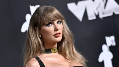 Taylor Swift sorprendió con un vestido Dior en su boda
