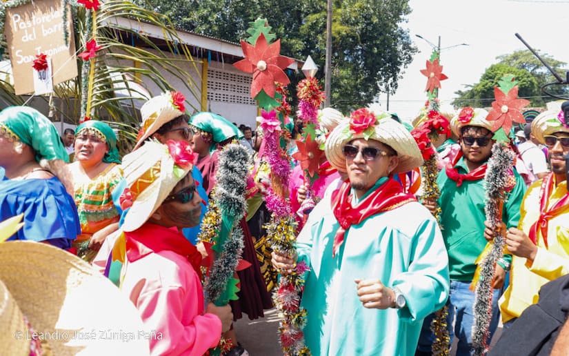 Familias nicaragüenses disfrutan el Toro Venado