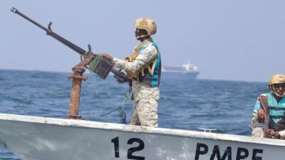 Piratas somalíes reaparecen ante el caos en Oriente Medio