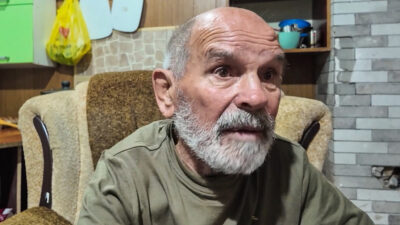 Anciano rescata a dos soldados rusos en Donbass