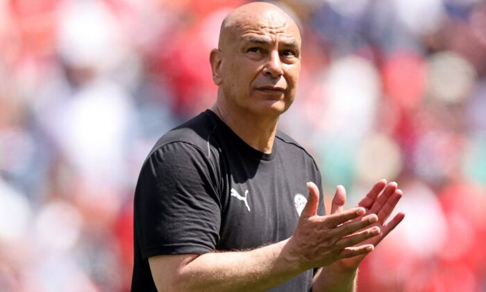 Hossam Hassan hospitalizado tras sufrir un desmayo en un bar