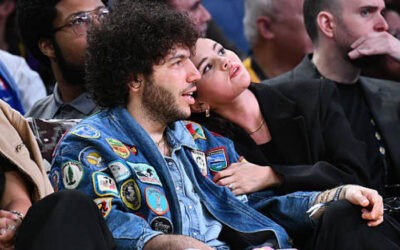 Selena Gómez y Benny Blanco derrochan ternura en juego de los Lakers