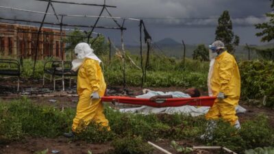 Ébola cobra más de 750 vidas en el Congo
