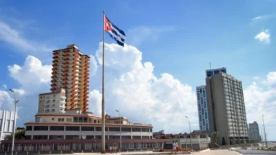 Eurodiputado rechaza la postura militar de E.E.U.U. hacia Cuba