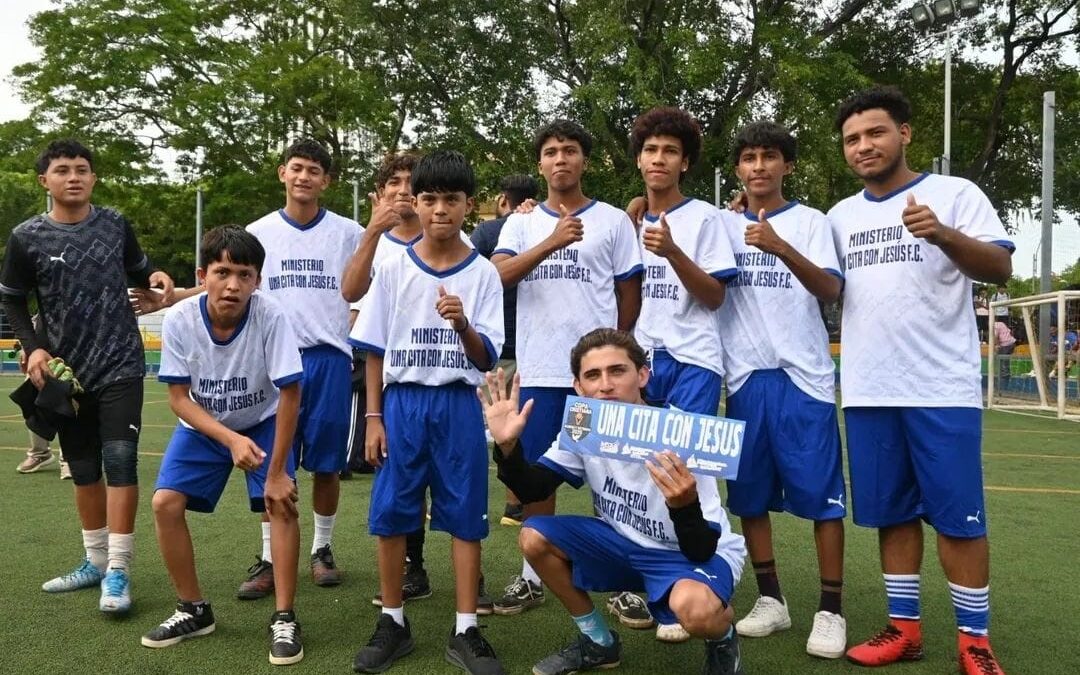Inauguramos con jóvenes cristianos la Copa Cristiana “Glorias y Victorias»
