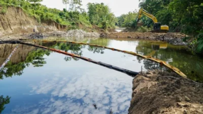 Quinindé vuelve a alzar la voz tras un derrame de petróleo en un río