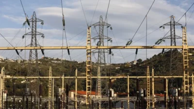 Tormentas dejan 63.000 hogares sin luz en Francia