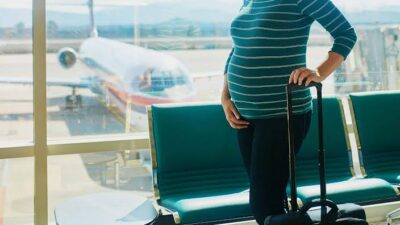 EE.UU. estudia prohibir la entrada a mujeres embarazadas