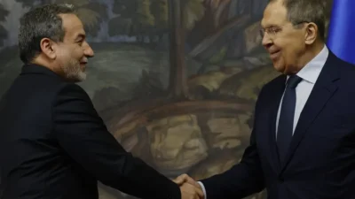 Rusia e Irán reafirman cooperación y denuncian la injerencia extranjera