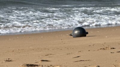 Investigan aparición de esferas metálicas en Australia