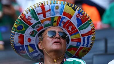 Hincha se pierde por 10 días rumbo al Mundial