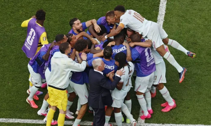 Francia vence a Marruecos y avanza a cuartos de final