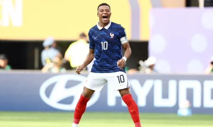 Mbappé lidera la goleada de Francia y sella el pase a octavos