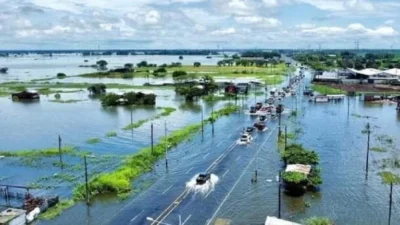 Desbordamientos por lluvias causan daños en viviendas en Ecuador