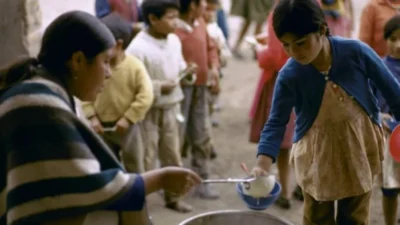 Países en desarrollo gastan más en deuda que en educación