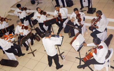 Familias de San Marcos disfrutan de magistral presentación