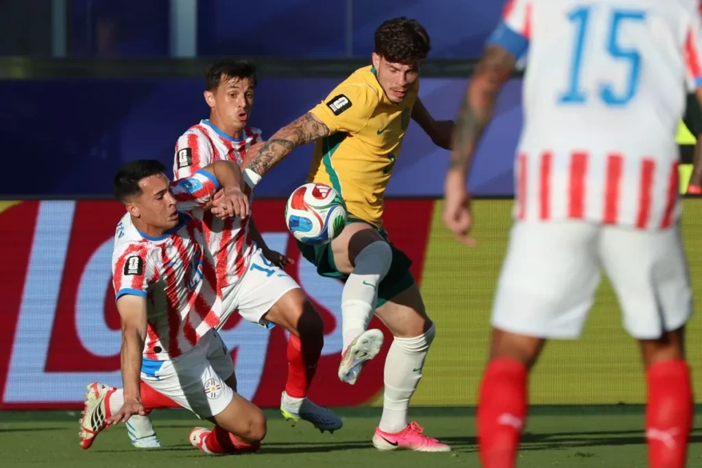 Paraguay y Australia 