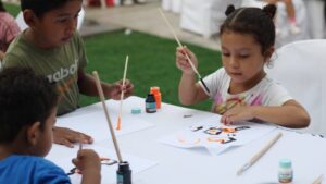 Familias celebran la semana de la niñez en el paseo Edith Grön