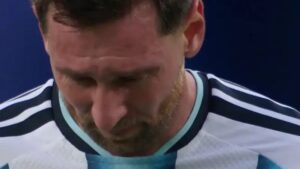 Messi se emociona tras marcar su primer gol ante Argelia