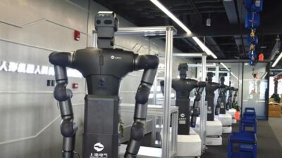 China inaugurará una escuela para robots humanoides