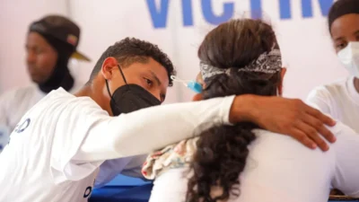 Brigadas médicas reactivan servicios tras los sismos