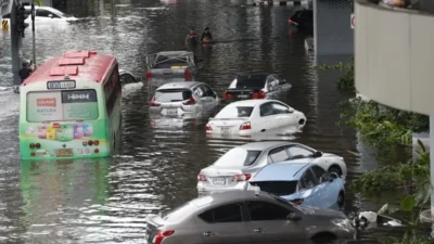 Fuertes inundaciones golpean Tailandia y dejan al menos 31 víctimas