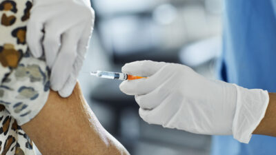 Cuba apuesta por innovadora vacuna contra el cáncer