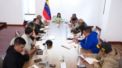 Venezuela activa Estado Mayor para atender a familias tras los terremotos